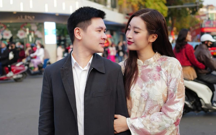 Hoa hậu Đỗ Mỹ Linh tình tứ bên chồng chủ tịch đầu năm Ảnh 2