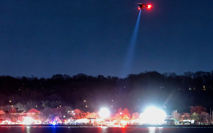 Máy bay chở hơn 60 người bị đâm trên bầu trời Mỹ, nhiều người thiệt mạng Ảnh 2