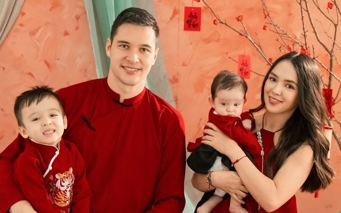 Khung hình toàn visual 'sáng trưng' của gia đình Nguyễn Filip Ảnh 2