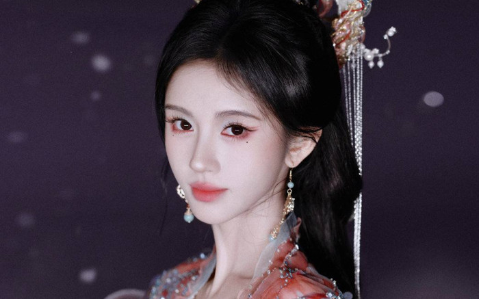 Nhan sắc như tiên nữ hạ phàm của Cúc Tịnh Y Ảnh 2