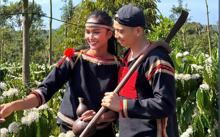 H'Hen Niê lần đầu công khai bạn trai sau nhiều năm giấu kín Ảnh 2