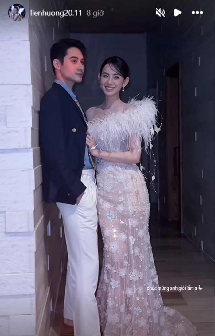 Cuối tháng 11 năm ngoái, Hương Liên đăng ảnh chụp chung với Tuấn Ngọc và nhắn nhủ 'Chúc mừng anh giỏi lắm ạ' khi bạn trai nhận danh hiệu Á vương 1 tại cuộc thi Mr World 2024. Ảnh: Sưu tầm