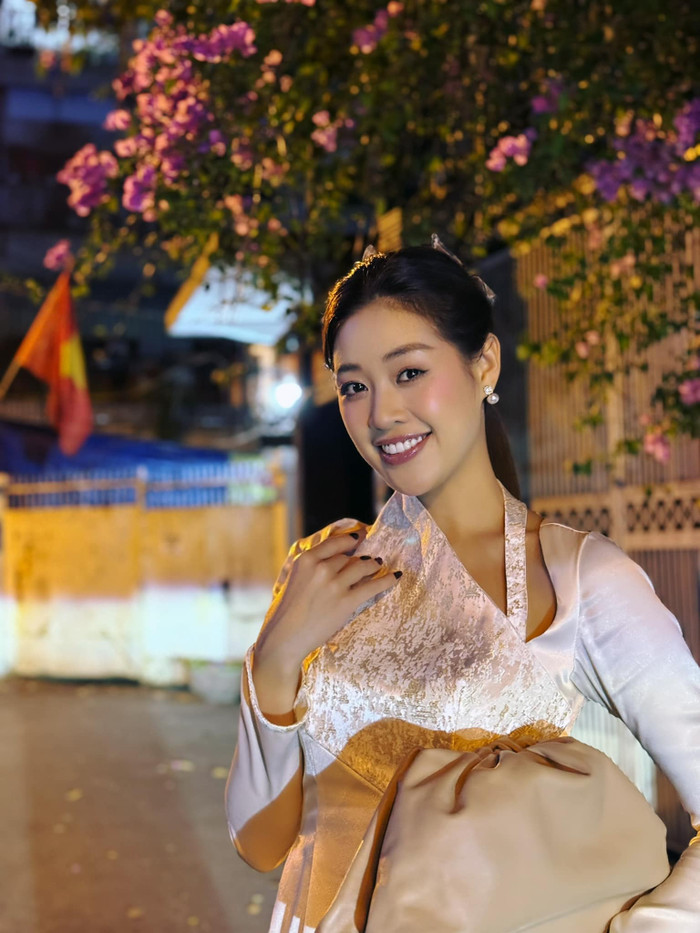 Hoa hậu Khánh Vân hạnh phúc vì được con trai riêng của chồng làm điều này Ảnh 1