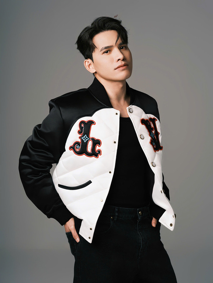 Quốc Thiên cũng là một trong số những ca sĩ góp mặt trong chương trình.