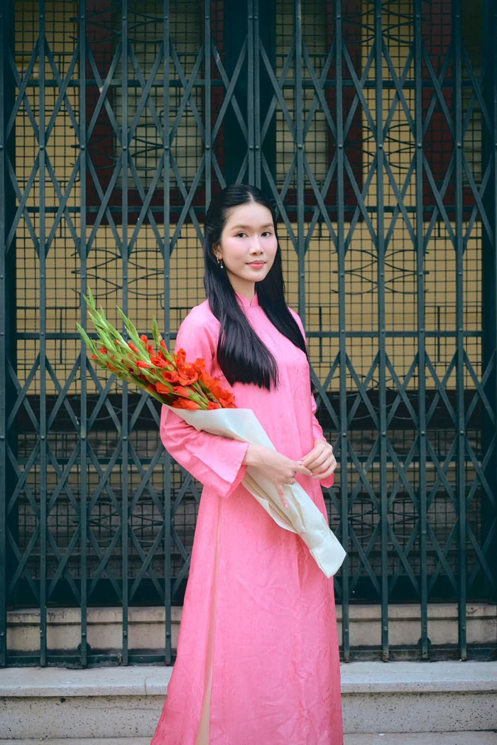 Á hậu Phương Anh