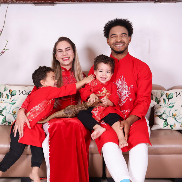 Nguyễn Xuân Son đón Tết cùng gia đình. Ảnh: FBNV