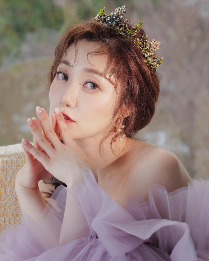 Nữ ca sĩ thông báo kết hôn vào mùng 3 Tết Ảnh 2