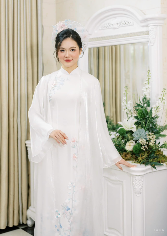 Hoa hậu Kỳ Duyên khoe visual 'nét căng' trong lễ ăn hỏi hồi tháng 12/2024.
