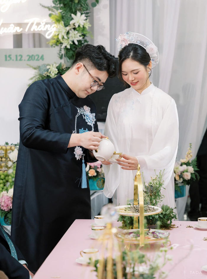 Lễ ăn hỏi của Hoa hậu Kỳ Duyên và chồng diễn ra theo đúng nghi lễ truyền thống.