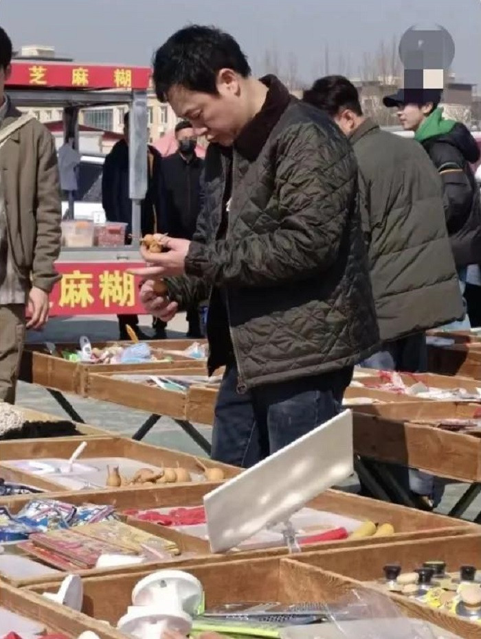 Nam diễn viên nổi tiếng đã kiên trì với việc làm từ thiện suốt nhiều năm.