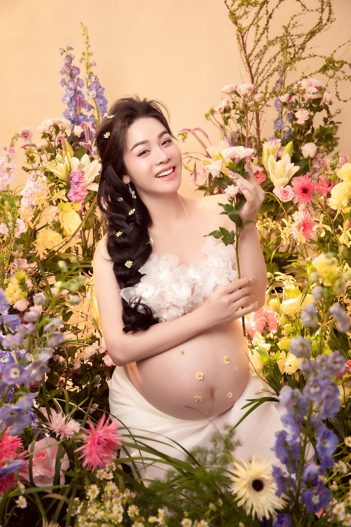 Nhật Kim Anh đang háo hức, chuẩn bị đón con thứ hai chào đời. (Ảnh: FBNV)