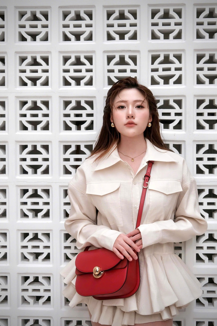 Em gái Trấn Thành thành công trong sự nghiệp nhưng kín tiếng trong chuyện tình cảm. (Ảnh: FBNV)