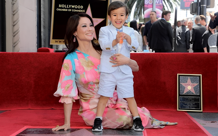 Lucy Liu được tặng ngôi sao có tên mình trên Đại lộ danh vọng của Hollywood.