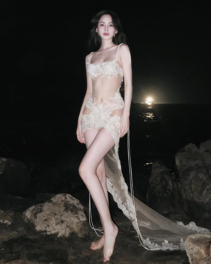 Bạn gái của Nam vương Tuấn Ngọc gây chú ý với bộ ảnh bikini nóng bỏng mắt. Ảnh: IGNV