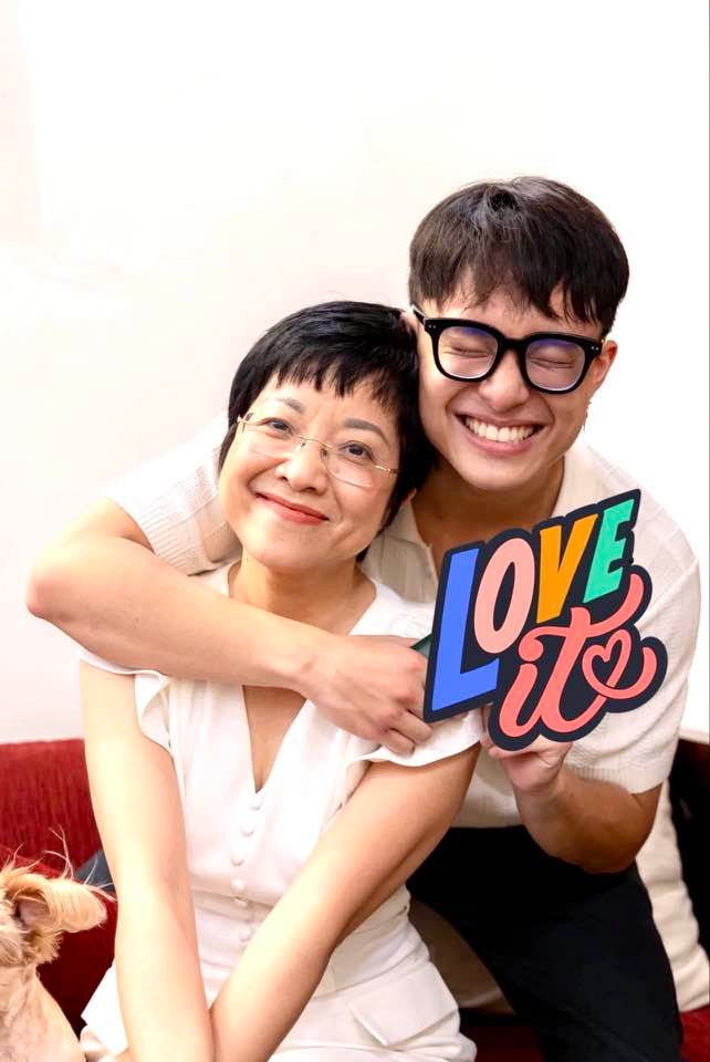 MC Thảo Vân và con trai. Ảnh: FBNV