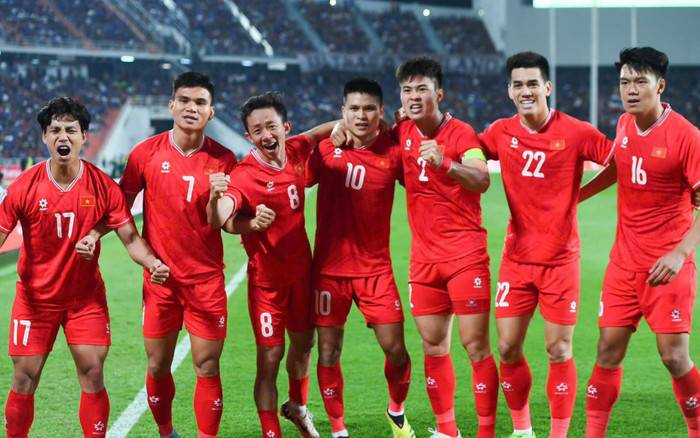 Nữ ca sĩ 'tiên tri' trúng phóc Việt Nam vô địch Ảnh 2