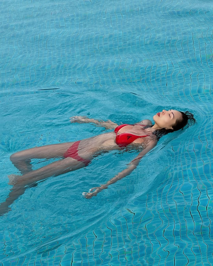 Chân dài Phú Yên khoe vóc dáng nóng bỏng cùng làn da nâu phóng khoáng, cá tính. (Ảnh: FBNV)