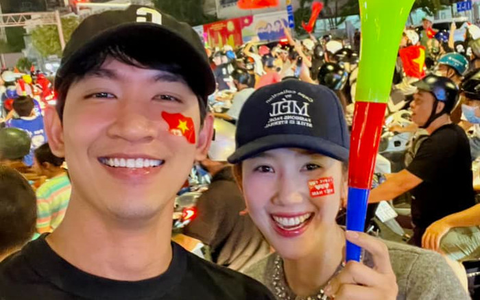 Thúy Ngân và Võ Cảnh công khai 'hẹn hò' trong đêm Việt Nam vô địch ASEAN Cup 2024 Ảnh 2