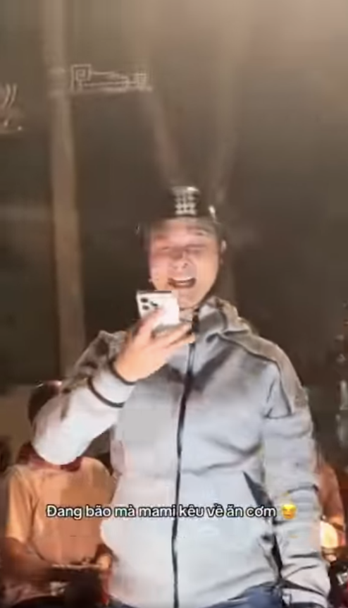 Đang 'đi bão' thì mẹ gọi về ăn cơm, nam thanh niên trả lời đầy thú vị Ảnh 3