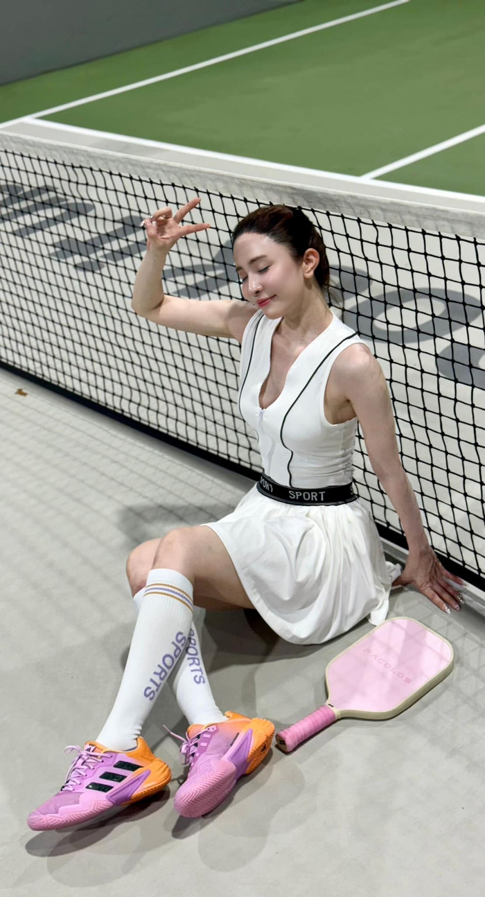 Quỳnh Nga còn 'kết thân' với một số bộ môn thể thao như yoga, pickleball... (Ảnh: FBNV)