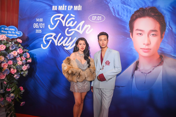 Quyên Qui ăn vận xinh đẹp, gợi cảm đến chúc mừng Hà An Huy ra mắt EP đầu tay. Ảnh: BTC