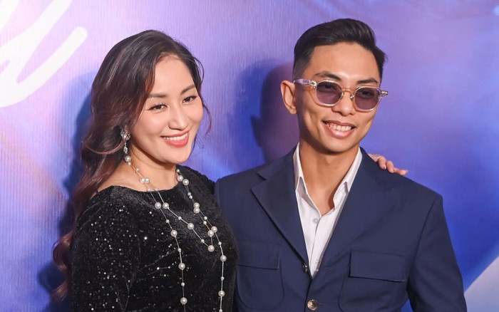 Khánh Thi diện váy ngắn, sáng bừng nhan sắc tại sự kiện đặc biệt của Hà An Huy Ảnh 2