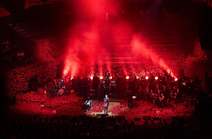 Không gian live concert hoành tráng của Hà Anh Tuấn, mang đến 'bữa tiệc âm nhạc' mãn nhãn, mãn nhĩ cho khán giả. 