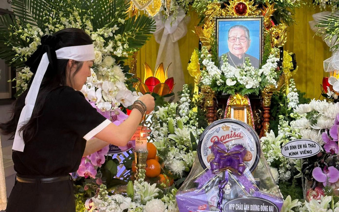 Diễn viên Dương Cẩm Lynh báo tin tang sự, nhiều nghệ sĩ gửi lời chia buồn Ảnh 2