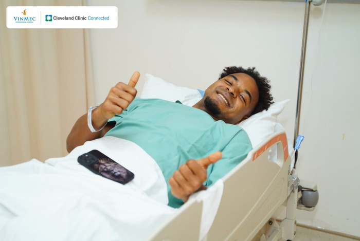 HLV Park Hang Seo mong Nguyễn Xuân Son nhanh chóng hồi phục để sớm trở lại cống hiến cho bóng đá Việt Nam. Ảnh: Vinmec