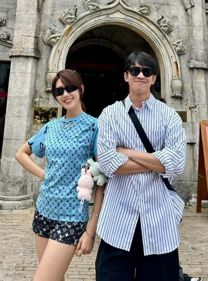 Khán giả vẫn đang tích cực 'đẩy thuyền' dù cặp đôi từng phủ nhận tin hẹn hò.