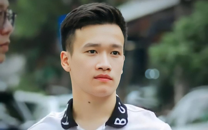 Vẻ điển trai của Hoàng Đức chinh phục CĐV nữ Thái Lan Ảnh 2