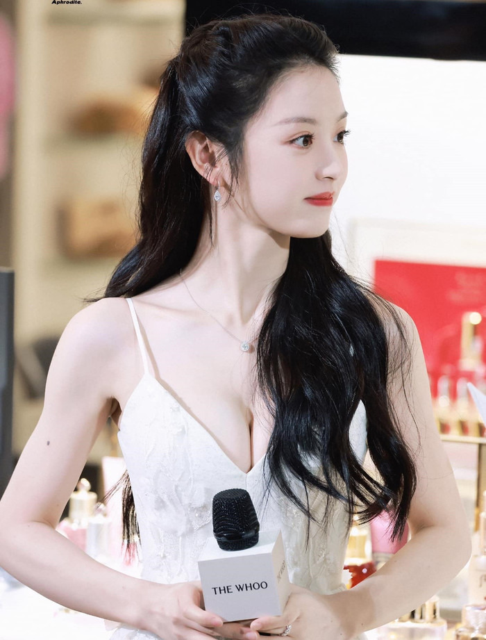 Điền Hi Vi hiện vẫn duy trì được sức hút giữa dàn tiểu hoa 9x, dù con đường nổi tiếng của cô không ít lần bị bao phủ bởi thị phi.