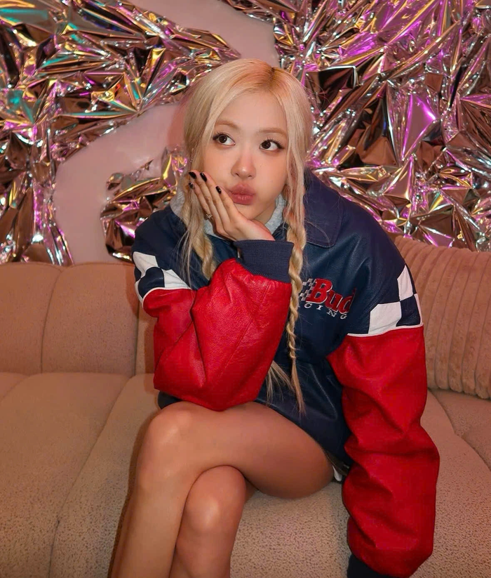 Bắt trọn phản ứng của Rosé sau khi siêu hit APT 'đặt chân' vào Top 5 Billboard HOT 100 Ảnh 4