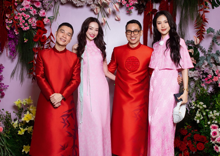 Trương Tri Trúc Diễm và Hoa hậu Bùi Quỳnh Hoa diện áo dài 'ton-sur-ton' màu hồng baby quý phái. 