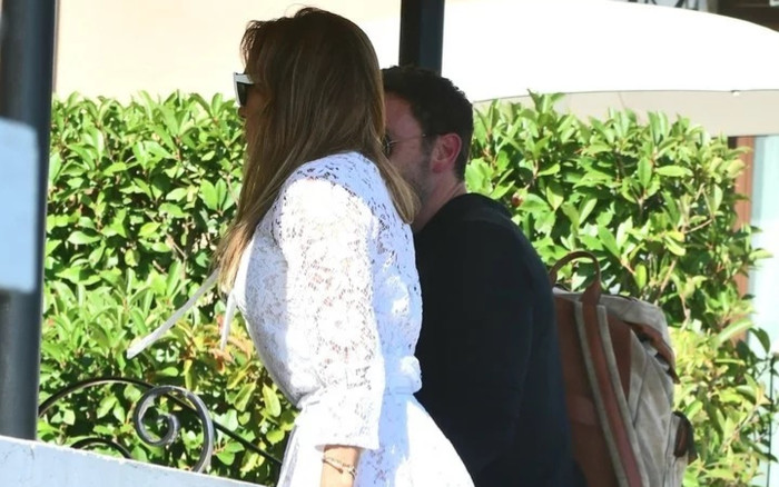 Vợ chồng quyền lực showbiz chính thức hoàn tất thủ tục ly hôn, tài sản chung vẫn chưa được bán Ảnh 2