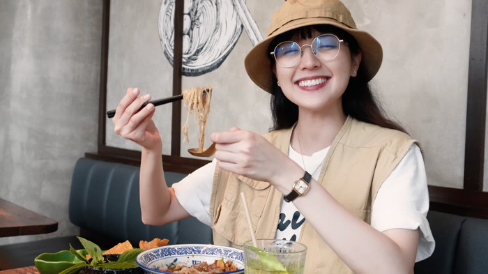 Hải Tú trở thành vlogger sau thời gian 'ở ẩn'. (Ảnh FBNV)