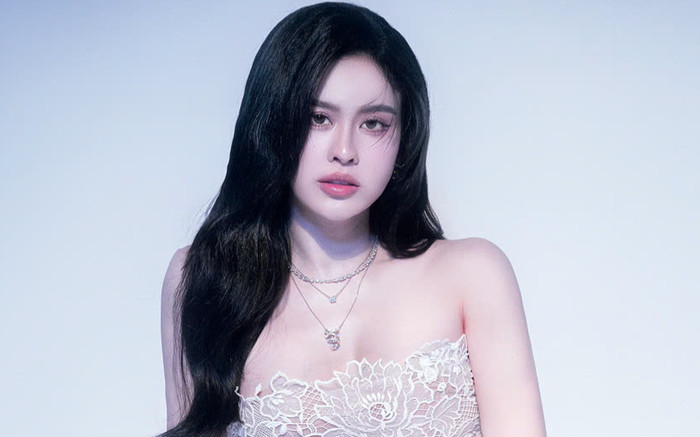 Trương Quỳnh Anh mặc bra bó sát khoe 'gò bồng đảo' căng tràn Ảnh 2
