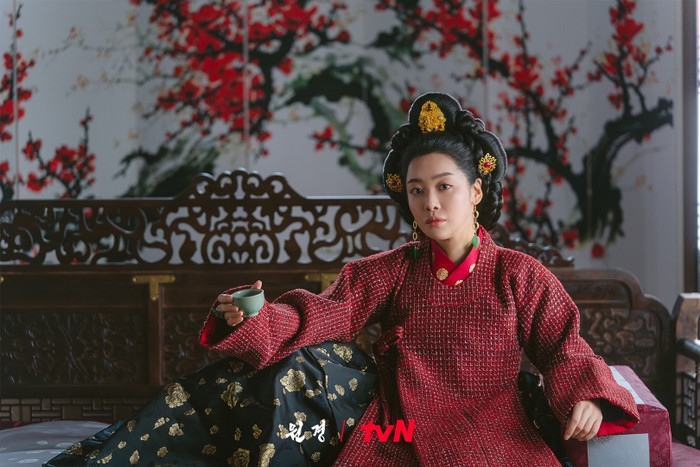 Nhiều khán giả hoài nghi về việc phim chỉ được gán mác phim 15+. 