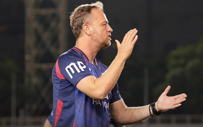 Báo Thái Lan: HLV Polking chê Supachok Ảnh 2