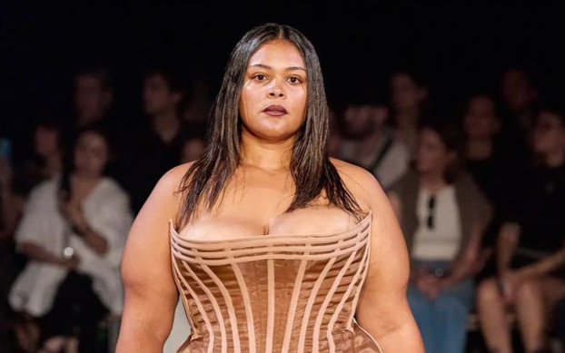 Mocha Mousse gam màu ấm áp hứa hẹn dẫn đầu xu hướng thời trang 2025 Ảnh 2