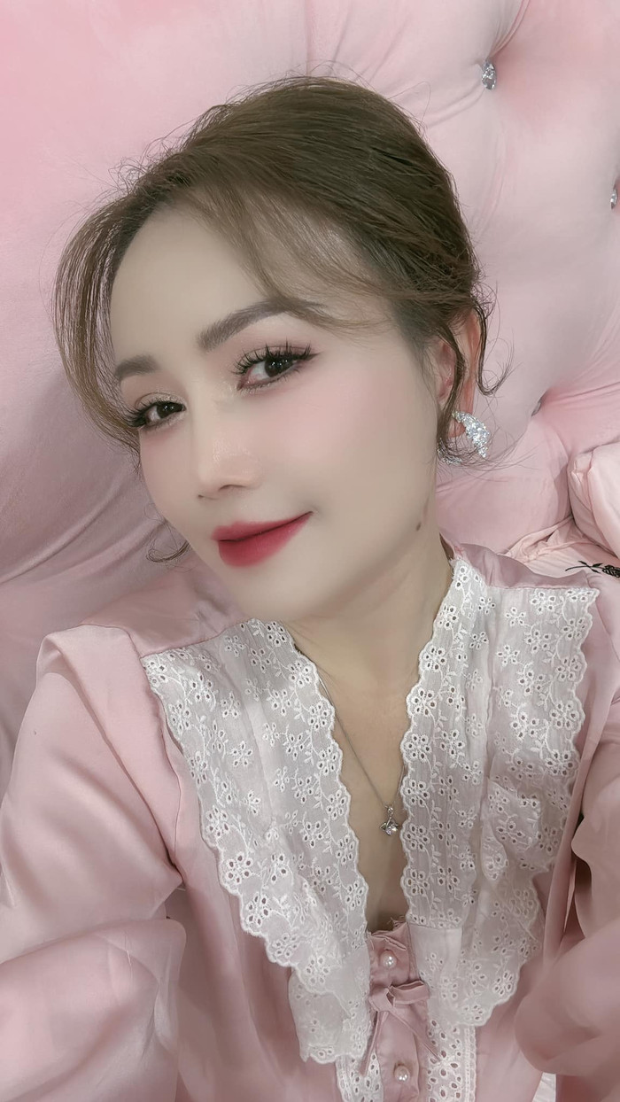 Hoàng Yến tìm được hạnh phúc mới sau 4 lần ly hôn. Ảnh: FBNV