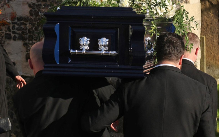 Rõ nguyên nhân cái chết của nam ca sĩ bị ngã từ ban công tầng ba khách sạn Ảnh 2