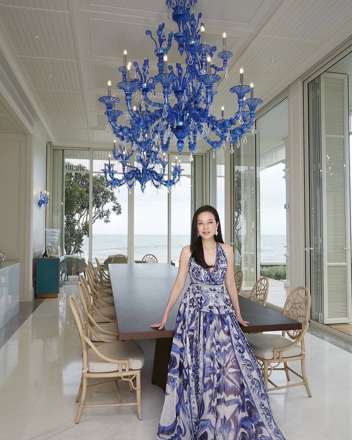 Madam Pang và cơ ngơi bề thế của mình.