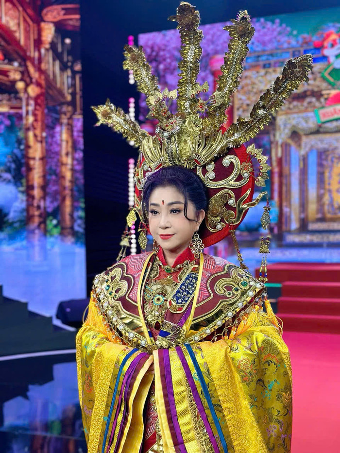 NSƯT Thoại Mỹ ở thời điểm hiện tại sức khỏe đã dần ổn định, tiếp tục phục vụ cải lương cho khán giả. Ảnh: FBNV