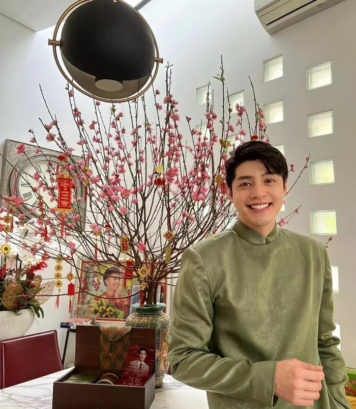 Noo Phước Thịnh được nhiều khán giả ưu ái gọi với biệt danh 'Ông hoàng nhạc Tết'. (Ảnh FBNV)