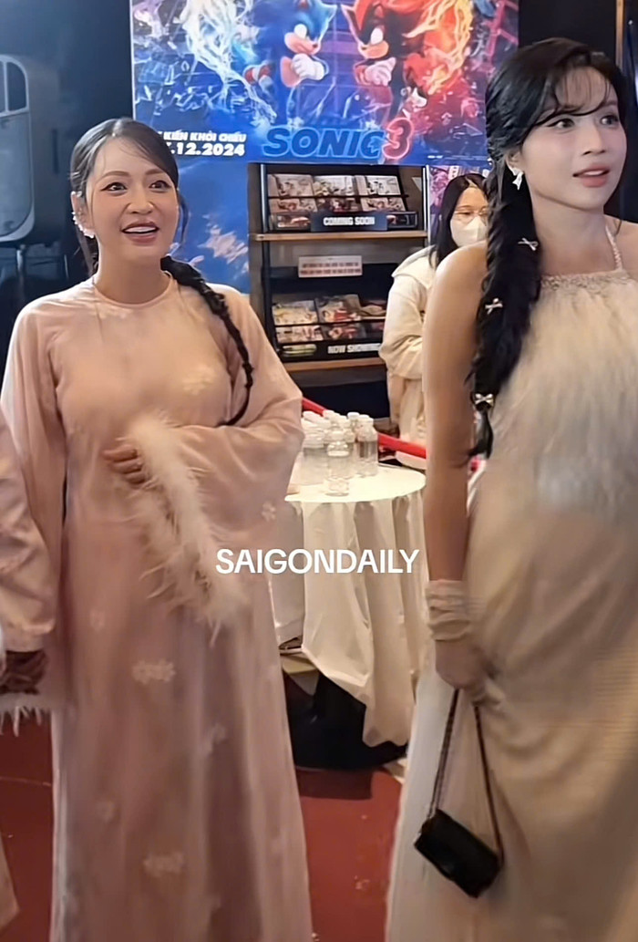 Khả Như và Puka gặp nhau tại showcase Nụ Hôn Bạc Tỷ (Ảnh Saigondaily)