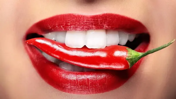 Những kiểu làm đẹp 'dị hợm' của các ngôi sao hàng đầu: Phân chim cũng làm mặt nạ! Ảnh 5