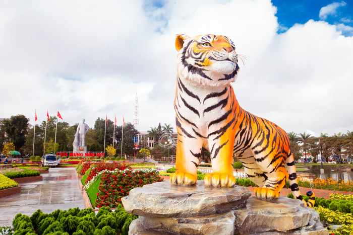 Những tác phẩm này đều do nghệ nhân Đinh Văn Tâm thực hiện