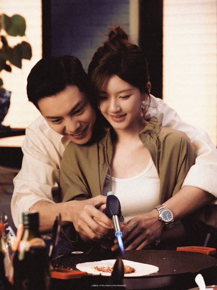 Triệu Lộ Tư kết đôi cùng Trần Vỹ Đình trong phim Hãy Để Tôi Tỏa Sáng (Ảnh: Weibo). 