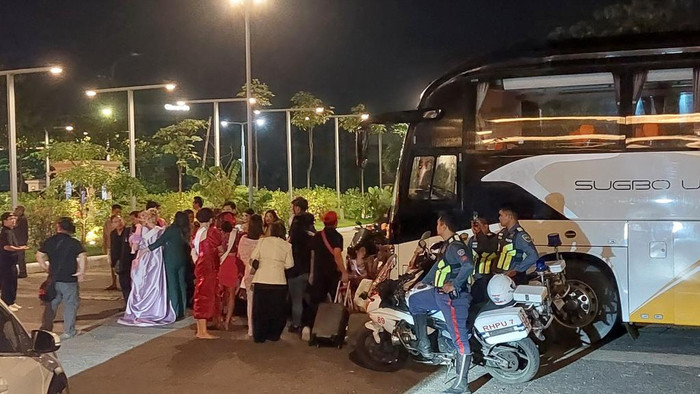 Ngay sau sự cố, ban tổ chức cuộc thi Hoa hậu đã thông báo rằng tất cả thí sinh, nhân viên và đội ngũ tổ chức đều an toàn và không ai bị thương. (Ảnh: Inquirer)